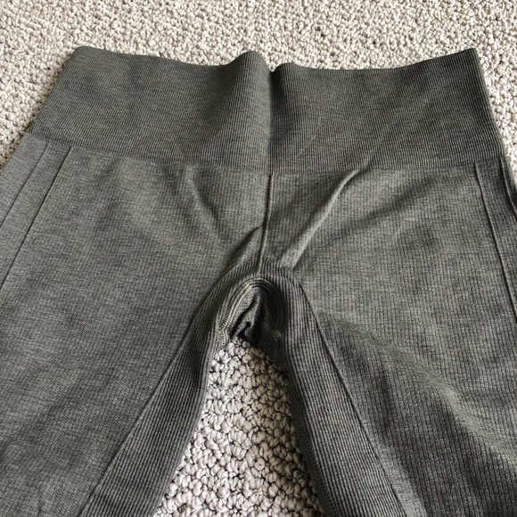 LIKE NEW lululemon Gray/Olive Crop Leggings - Picture 3 of 4